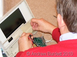 PC MAN_Dad rewires the controller laptop