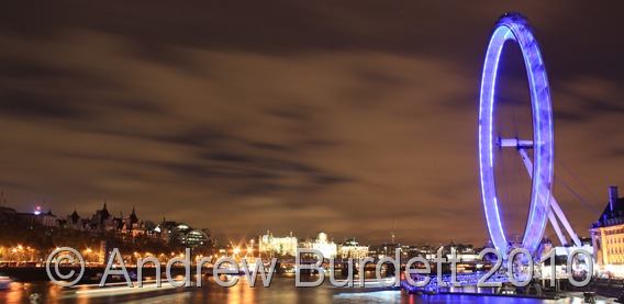 NIGHTEYE_The London Eye illuminated at night