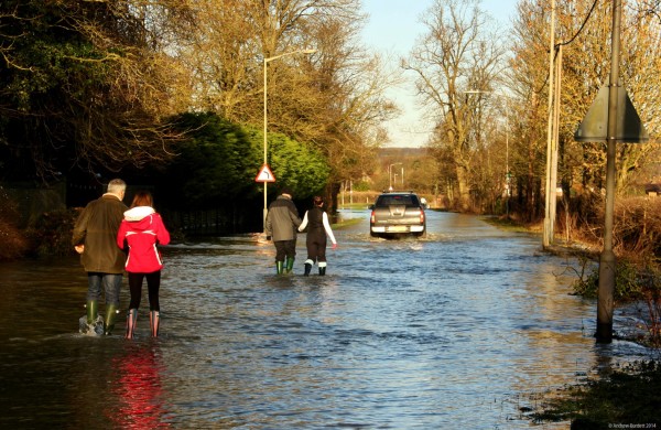The road from Cookham Bridge to Bourne End: only the bravest travelled by car.