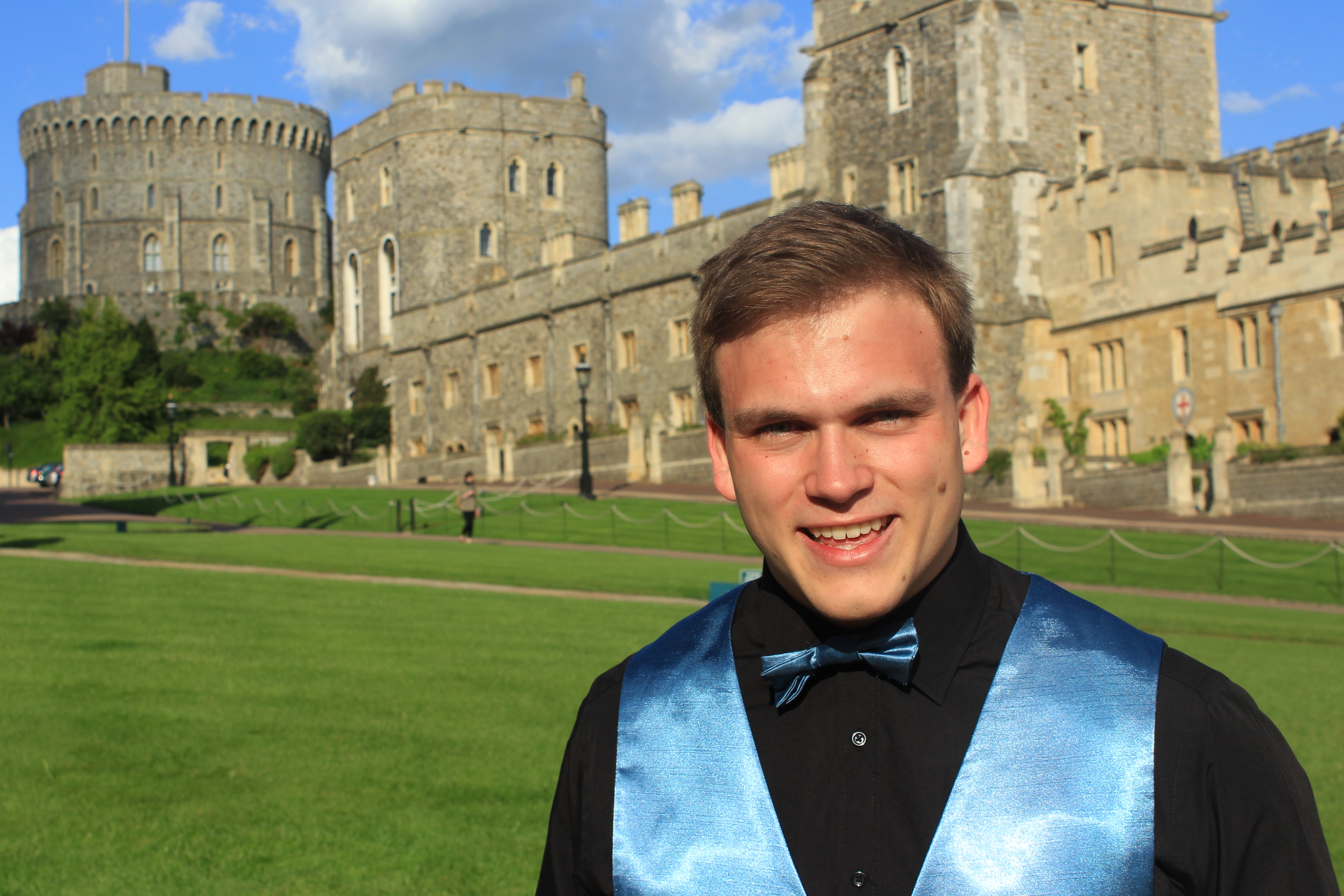 Andrew Burdett at Windsor Castle in Taplow Youth Choir uniform